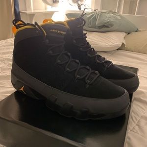 Jordan 9 Retro Charcoal 10.5